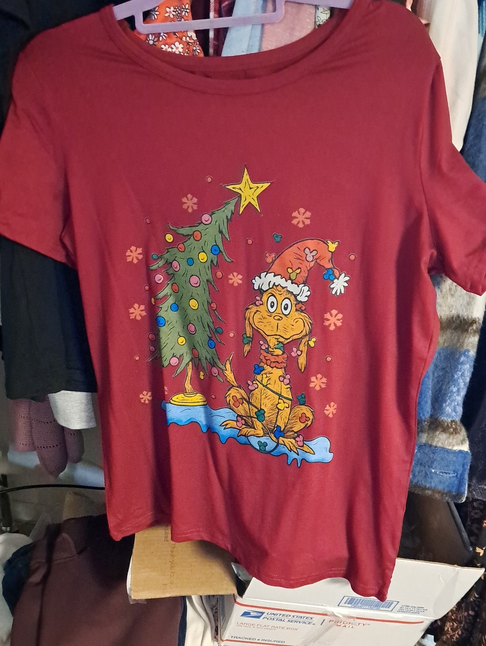 The Grinch Max Graphic Holiday T-Shirt L Ptp